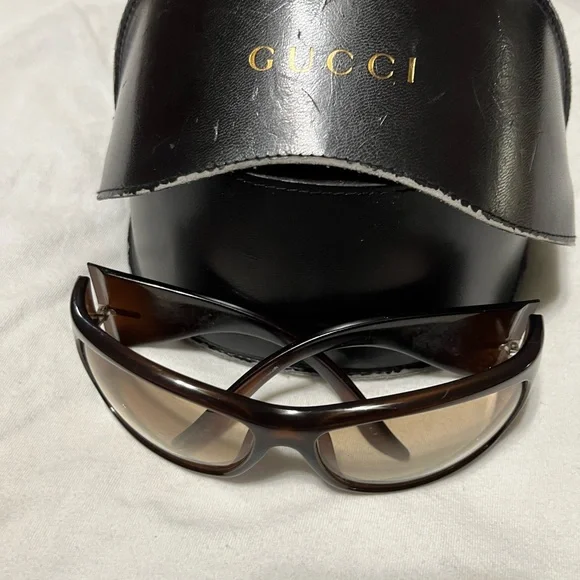 Gucci Black Sunglasses Case - Picture 8 of 11